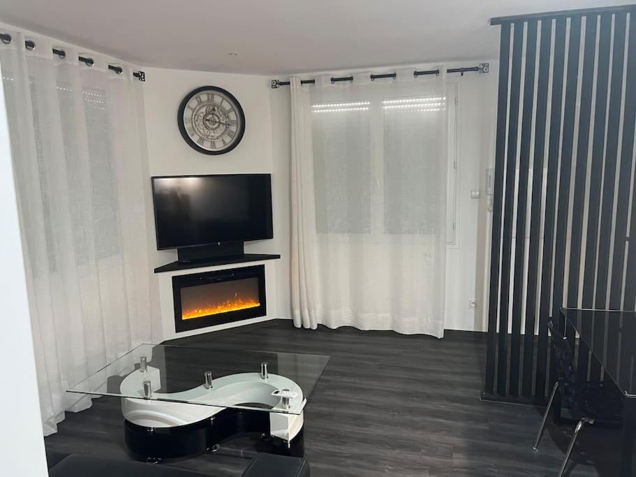 Appart De Luxe Tout Confort Jusqu A 4 Personnes Triel-sur-Seine Exterior foto
