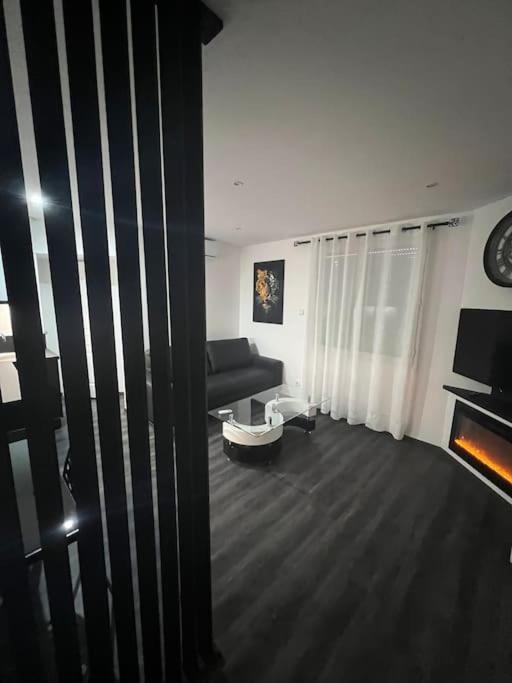 Appart De Luxe Tout Confort Jusqu A 4 Personnes Triel-sur-Seine Exterior foto